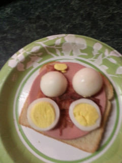 A picture of Breakfast sandwich.