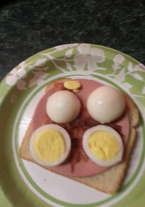 A picture of Breakfast sandwich.