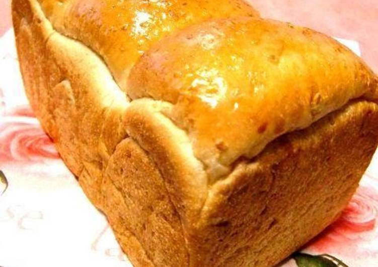 Recipe of Super Quick Homemade Fluffy & Moist Oatmeal Bread