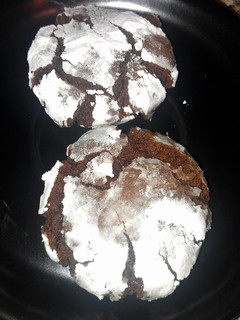 A picture of easy chocolate cookies.