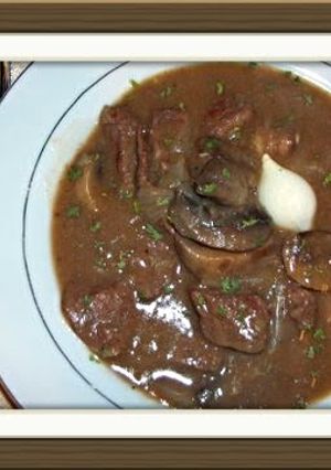A picture of Beef burgundy for pressure cooker or slow cooker.