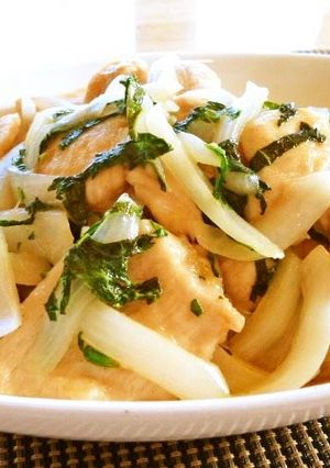 A picture of Stir-fried Chicken Breast and Shiso Leaf with Lemon Juice and Fish Sauce.