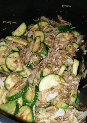 A picture of Cabbage & zucchini.