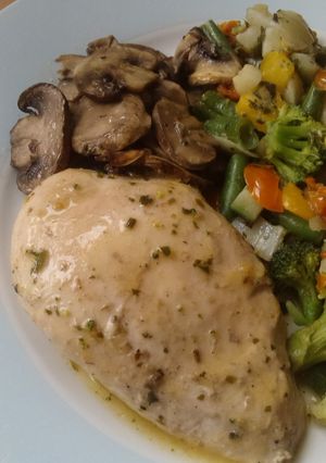 A picture of Vickys Garlic & Herb Chicken and Mushrooms, GF DF EF SF NF.