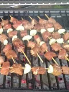 A picture of Beef & Garlic Kebabs.