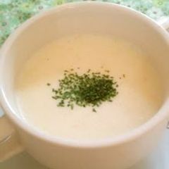 A picture of Authentic, Rich and Healthy Vichyssoise.