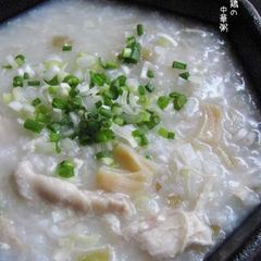 A picture of Rich and So Yummy: Chinese Rice Porridge With Scallops and Chicken.