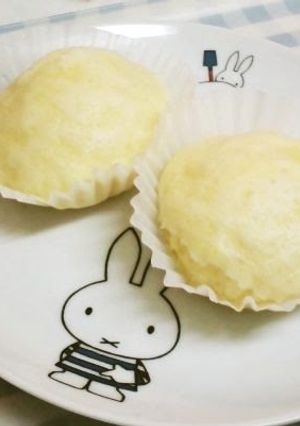 A picture of Yogurt Steamed Bread with Pancake Mix in a Frying Pan.