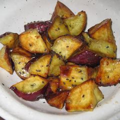 A picture of Honey Flavored Daigaku-imo (Deep-Fried & Caramelized Sweet Potatoes).