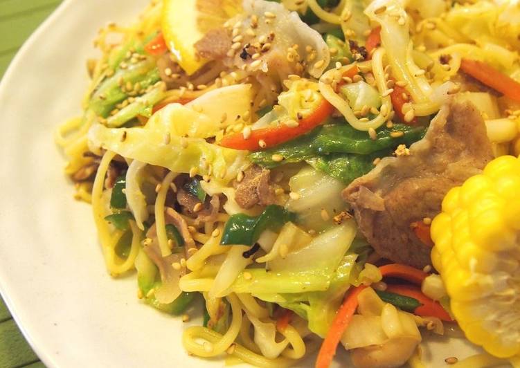 Healthy Recipe of Salt-Flavoured Yakisoba with Lots of Vegetables