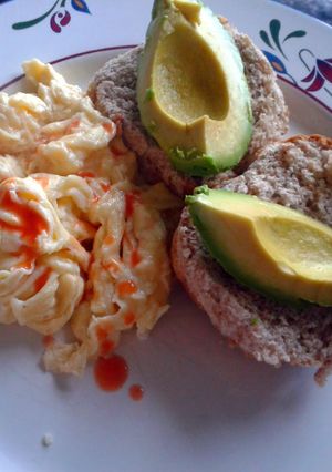 A picture of Habanero Eggs with Avocado.