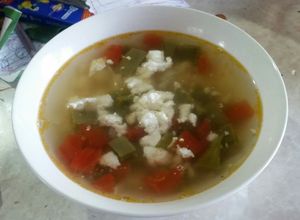 Una foto de Sopa de nopales, papas y garbanzos