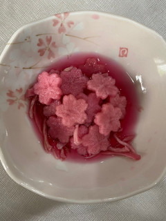 A picture of Mimi's Pink Daikon Pickles.