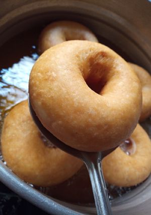 A picture of Nutmeg flavored donuts.
