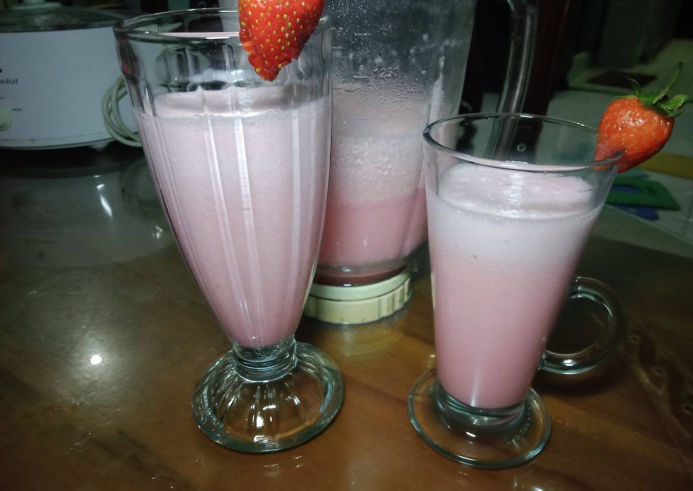 JUS STRAWBERRY - DAPUR MARISA