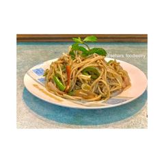A picture of Chicken Chow Mein.