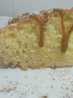 Foto principal de Bizcocho con dulce de leche y coco