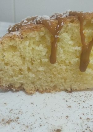 Foto principal de Bizcocho con dulce de leche y coco