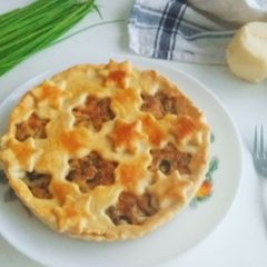 A picture of Cheddar Cheese Pie.