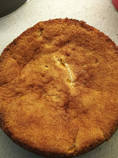 Una foto de Torta de durazno con almíbar