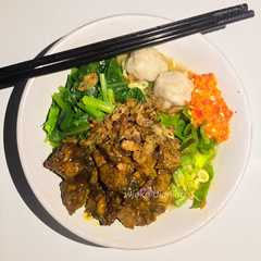 Mie Ayam Baso Simple রেসিপির প্রধান ছবি