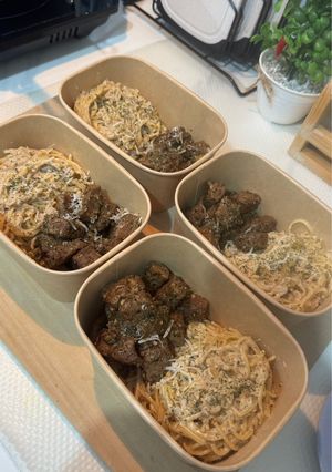 Foto resep Garlic Parmesan Steak Alfredo Pasta