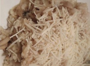 Una foto de Risotto con champiñones y cebolla pochada