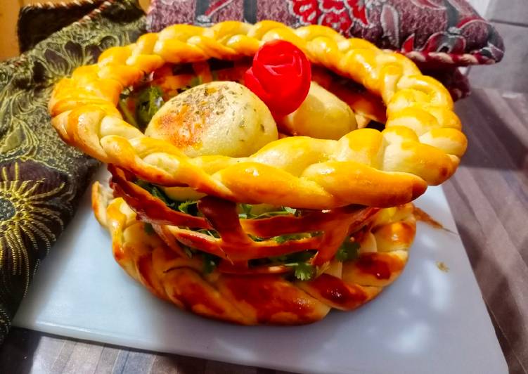 Recipe of Bread Basket With Chicken Cheese kabab Buns