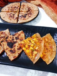 પનીર પીઝા સ્ટફ્ડ પરાઠા (Paneer Pizza Stuffed Paratha in Gujarati રેસીપી મુખ્ય ફોટો