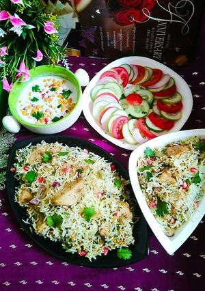 A picture of Chicken Yakni Pulao.