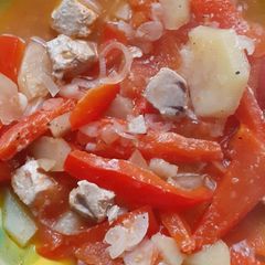 Tuna & bell pepper soup A picture of Tuna & bell pepper soup.