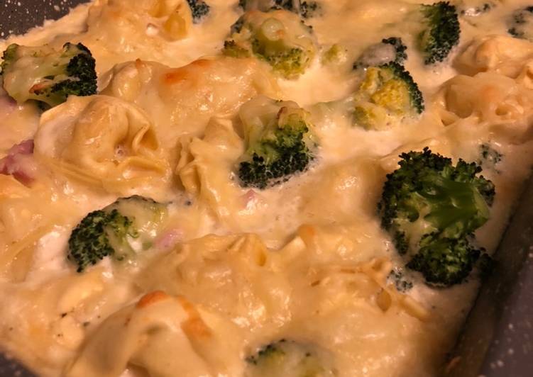 Brokkoli-Tortellini-Auflauf mit Kochschinken