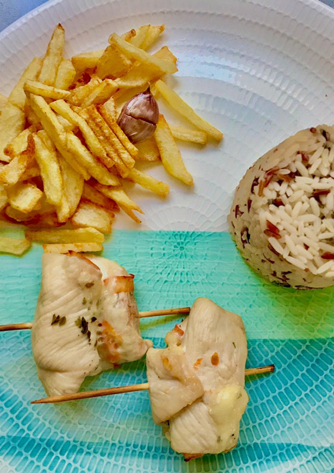 Una foto de Pechuga de pollo rellena