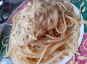 Una foto de Spaguetti con salsa de Atún