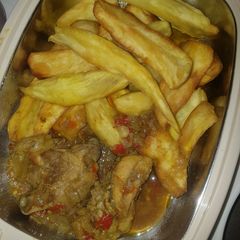 A picture of Fried sweet potatoes and chicken pepper soup.