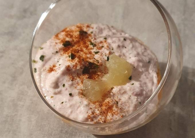 Verrine à la mousse de jambon et crème de tomates au parmesan