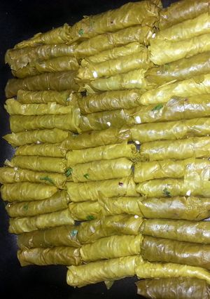A picture of lebanese wine leaves.