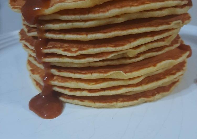 Panquecas com molho toffee