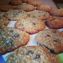 A picture of Banana-Oatmeal Chocolate Chip Cookies.