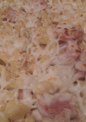 A picture of Spicy Smoked Sausage Alfredo Bake.