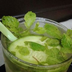 A picture of Cucumber mint cooler.