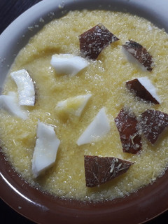A picture of Garri with coconut.