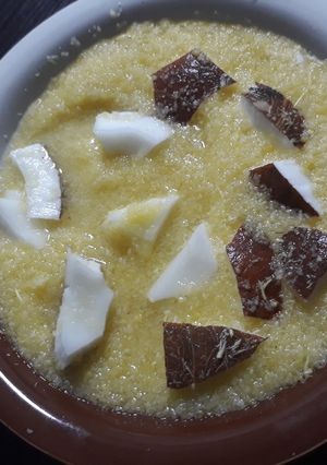 A picture of Garri with coconut.