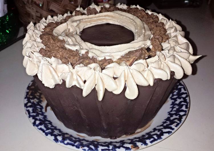 Recipe: Yummy Giant Reeses Cup Cake