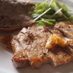 A picture of Apple & Rosemary Sautéed Pork.