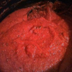 A picture of Home made spaghetti sauces.