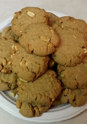 A picture of Greg's Famous Peanut Butter Cookies.