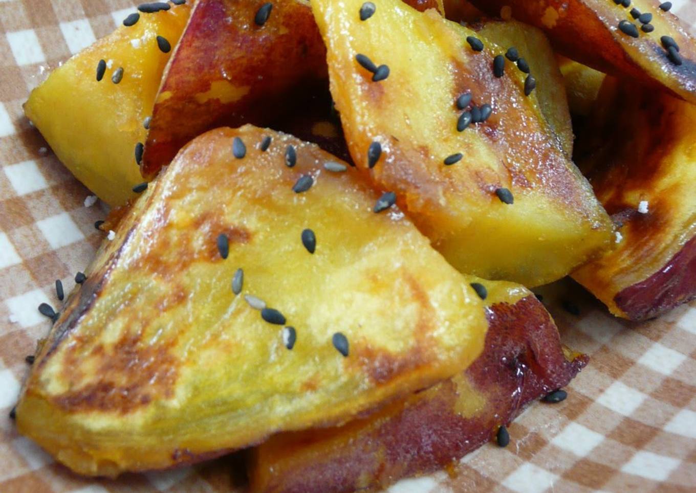 Low-calorie sweet potatoes with lemon flavor