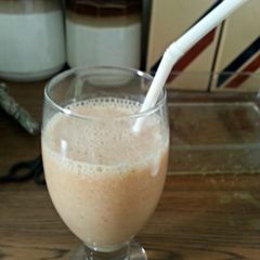 A picture of Central Valley Smoothie 🍑🍒🍓.