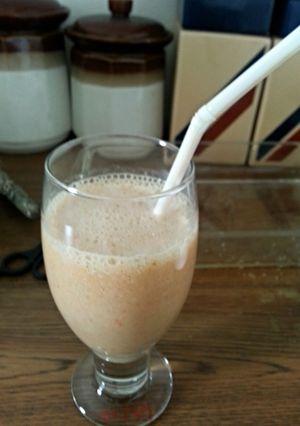 A picture of Central Valley Smoothie 🍑🍒🍓.